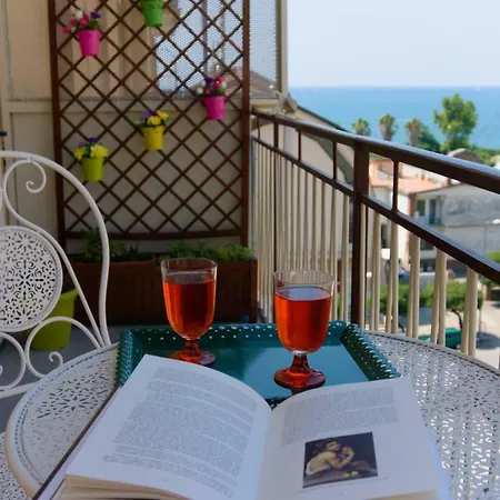 Διαμέρισμα Neverending Sea Luxury In Center Σαλέρνο